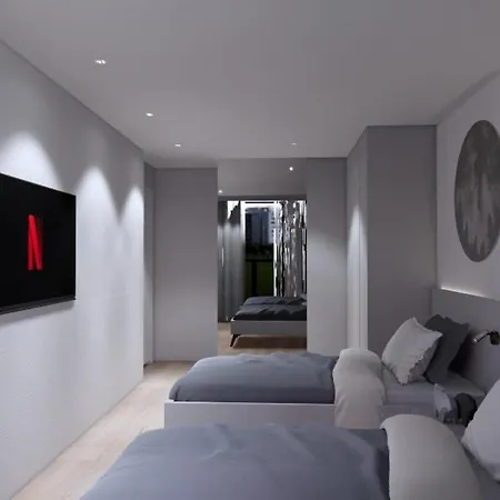 Luxury Apartment *
